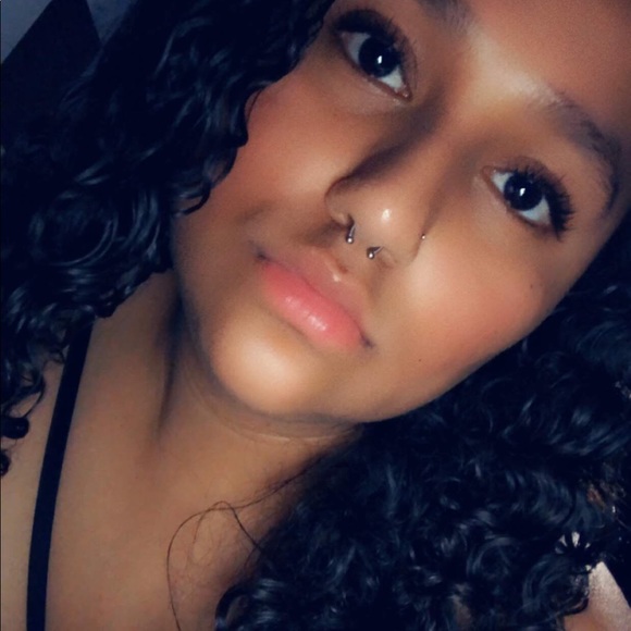 Meet your Posher, Leticia - Picture 1 of 1